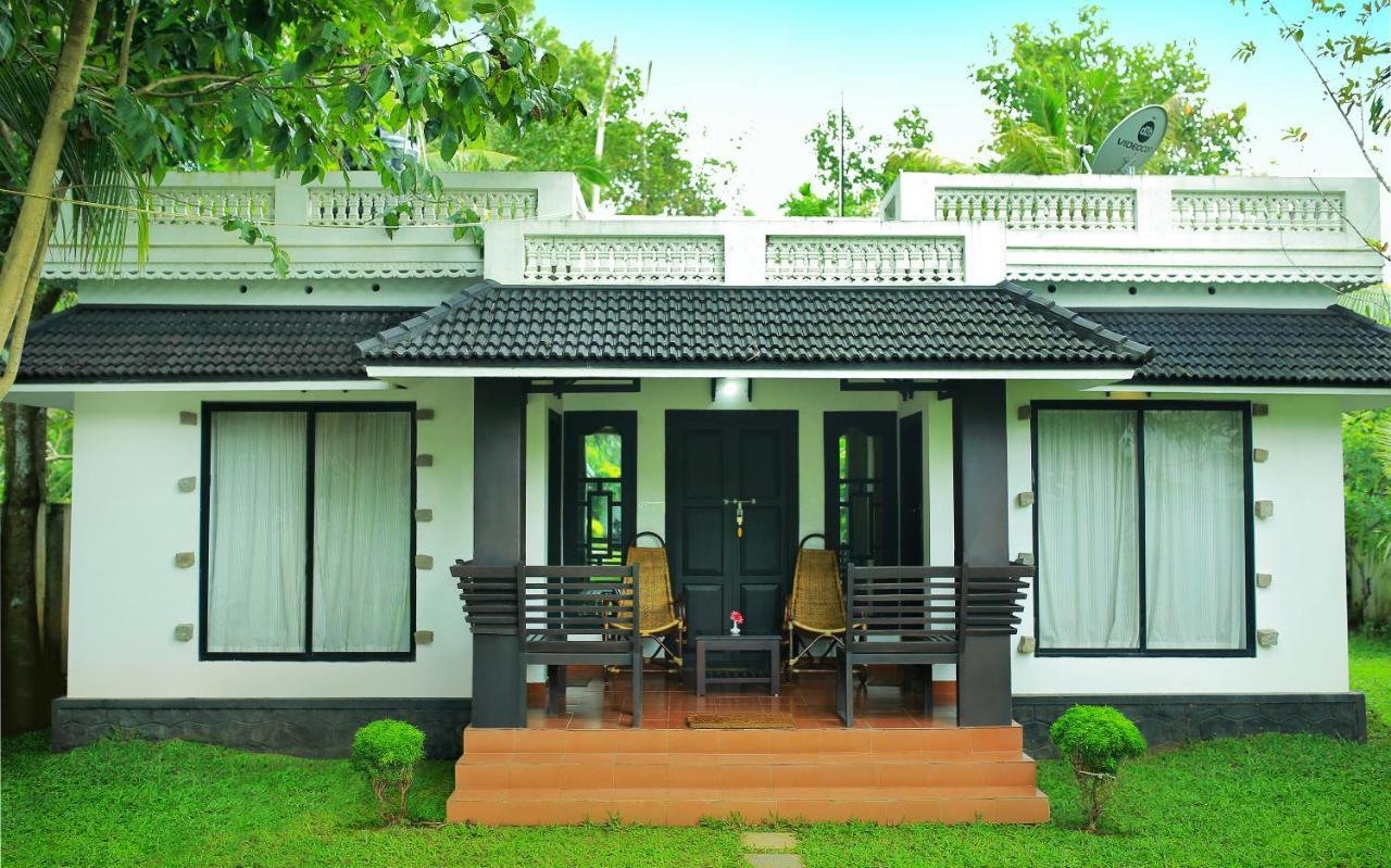 Mayas Beach House Mararikulam Exterior photo